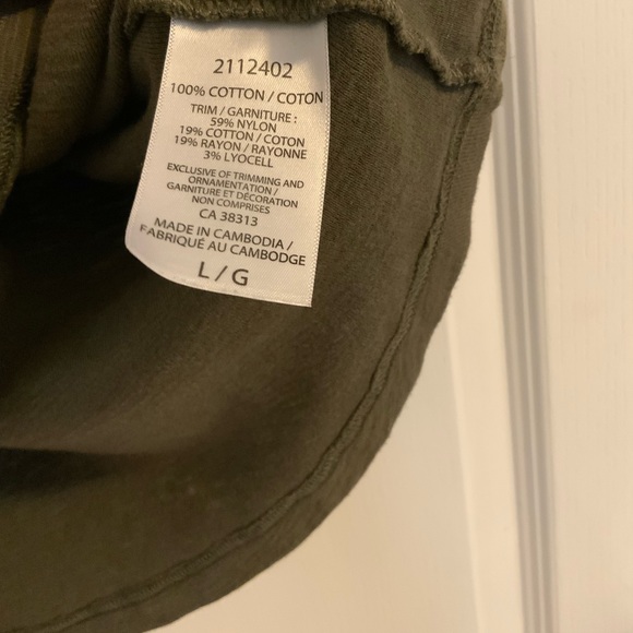 Woman’s Forest Green Top - Picture 6 of 9